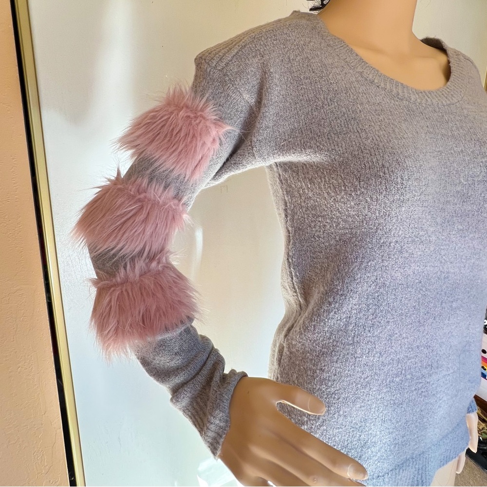 Grey Fur Sleeve Sweater. Size Medium - Picture 3 of 13